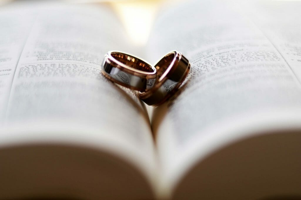 Wedding Rings, Book, August 24 Zodiac.