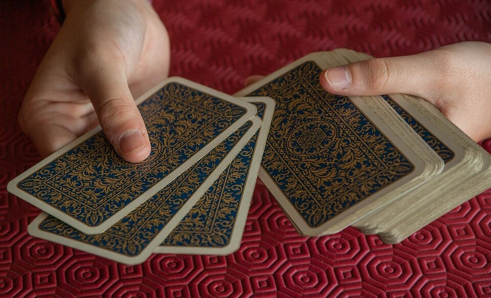 playing cards, tarot cards, how to use tarot cards